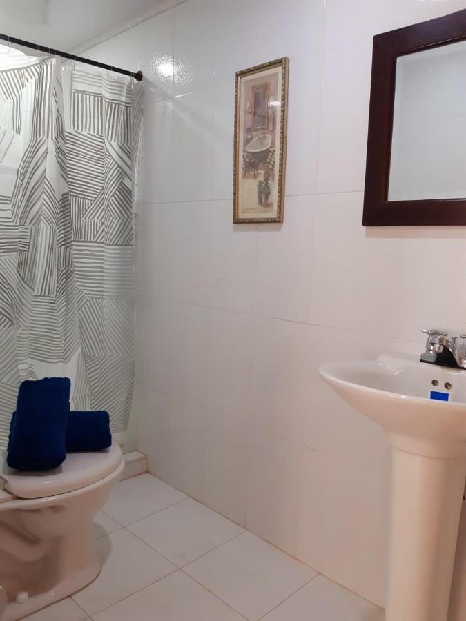 Joebi'S House Walking Distance To Rocky Cay Beach Ideal For Families Or Groups Buenavista  Eksteriør billede